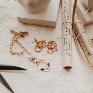 flatlay-jewelry-XW2EU6U-min.jpg